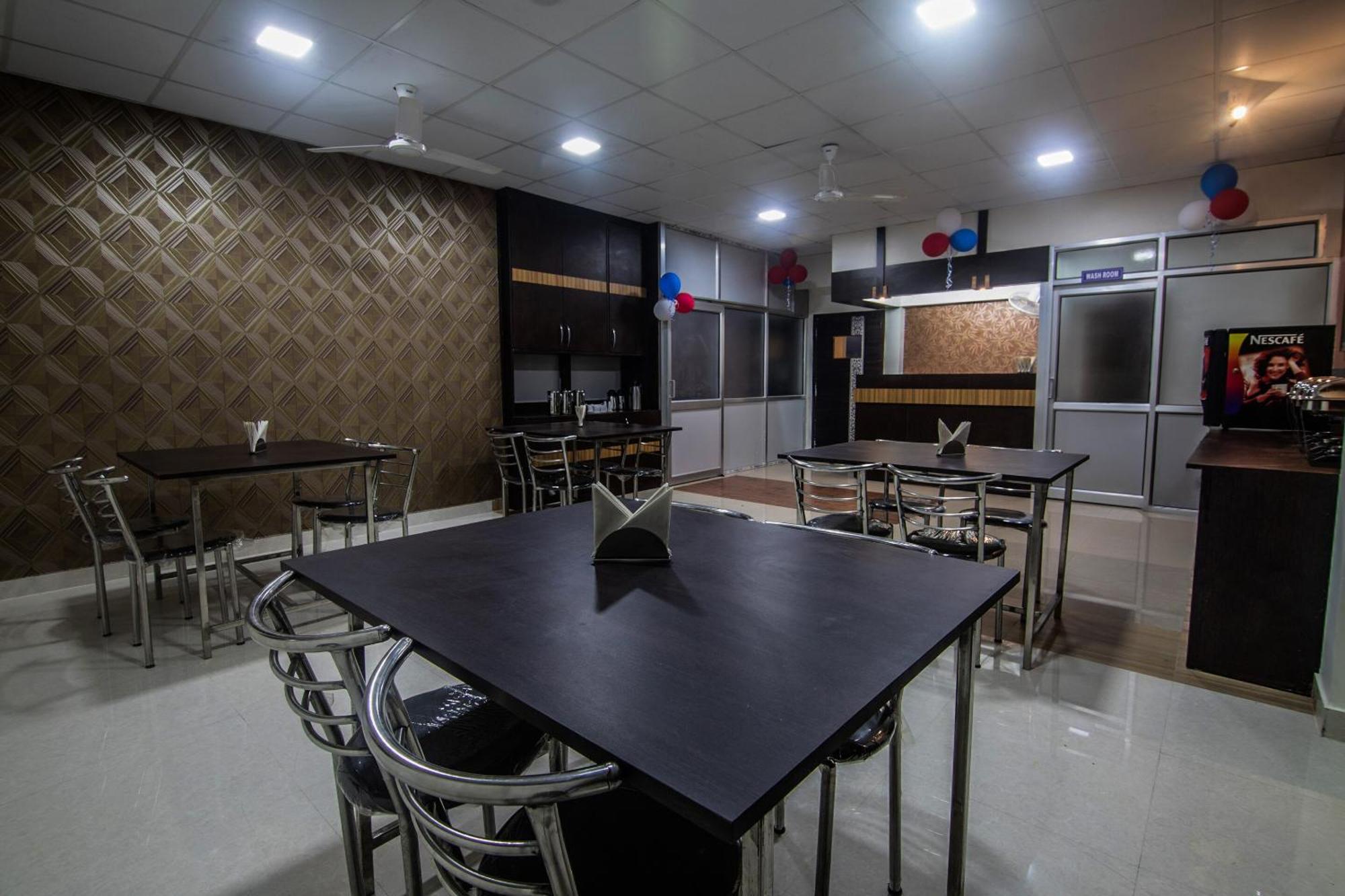 Hotel O Spectrum Residency Guwahati Exterior foto